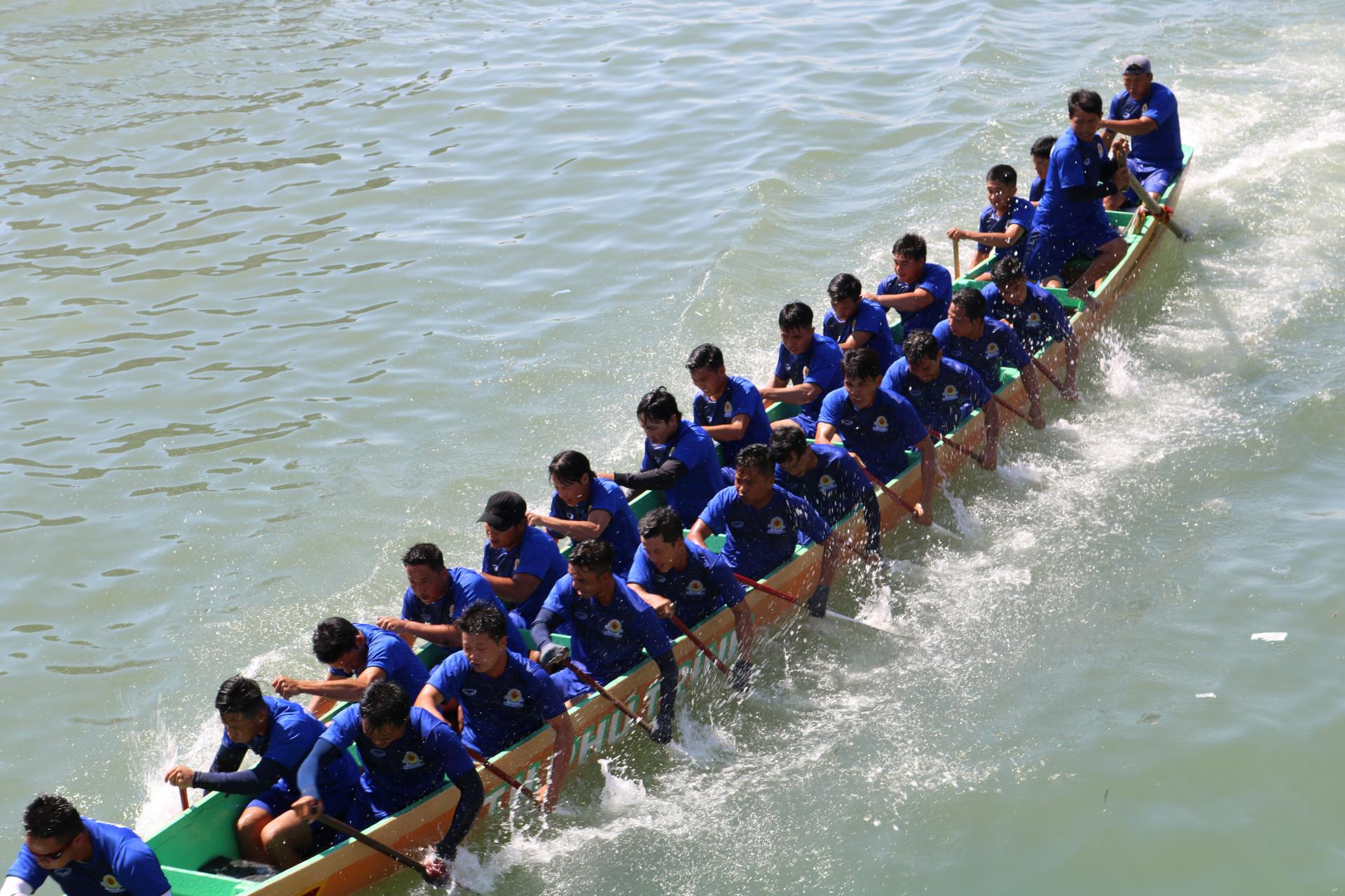 Đội Ngũ Kỹ Thuật Cao