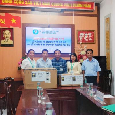 Bàn giao TBYT tài trợ tại Bệnh Viện Ung Bướu Tp.Cần Thơ